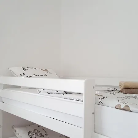 By Guest house Izola